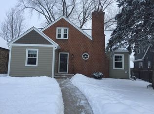 1427 California Ave W, Falcon Heights, MN 55108