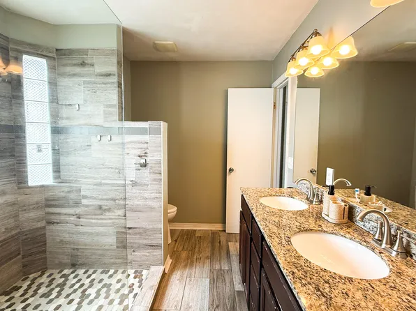 1394 Sound Retreat Dr, Navarre, FL 32566