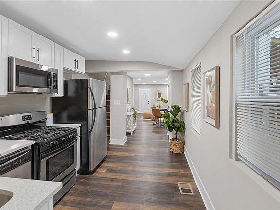 3rd image of 1510 Ramsay St