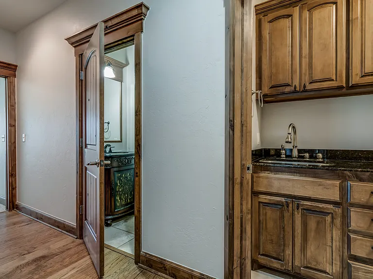 22525 Lindy Ter — Photo 47