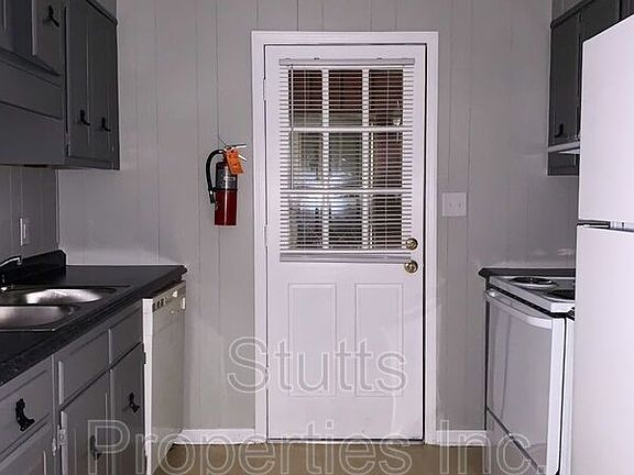 2nd image of 1825 Darby Dr APT F-4