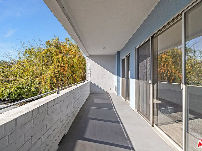 7560 Hollywood Blvd #109 — Photo 11