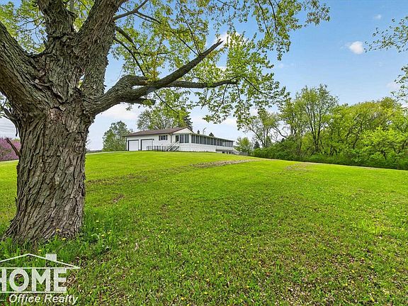 3rd image of 6444 Grand River Rd