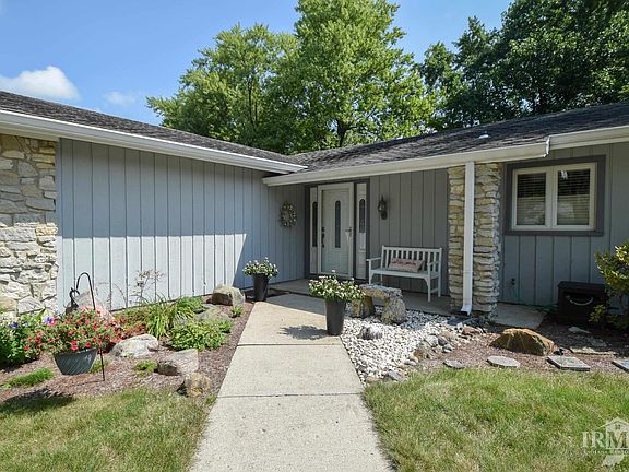 2nd image of 5000 N Somerset Dr