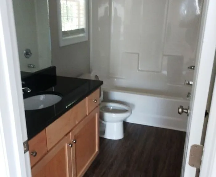 211 N Oak St #B — Photo 7
