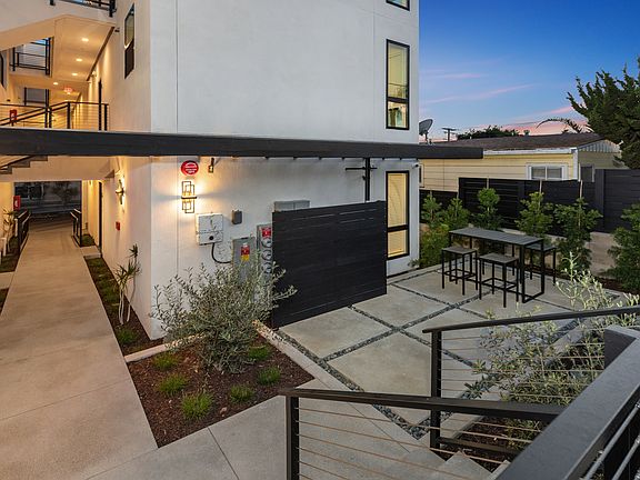 3rd image of 5727 Lauretta St #3