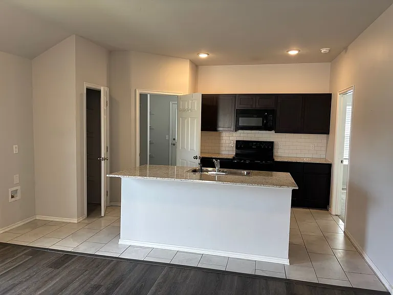 1203 Tortoise Wood Rd — Photo 3