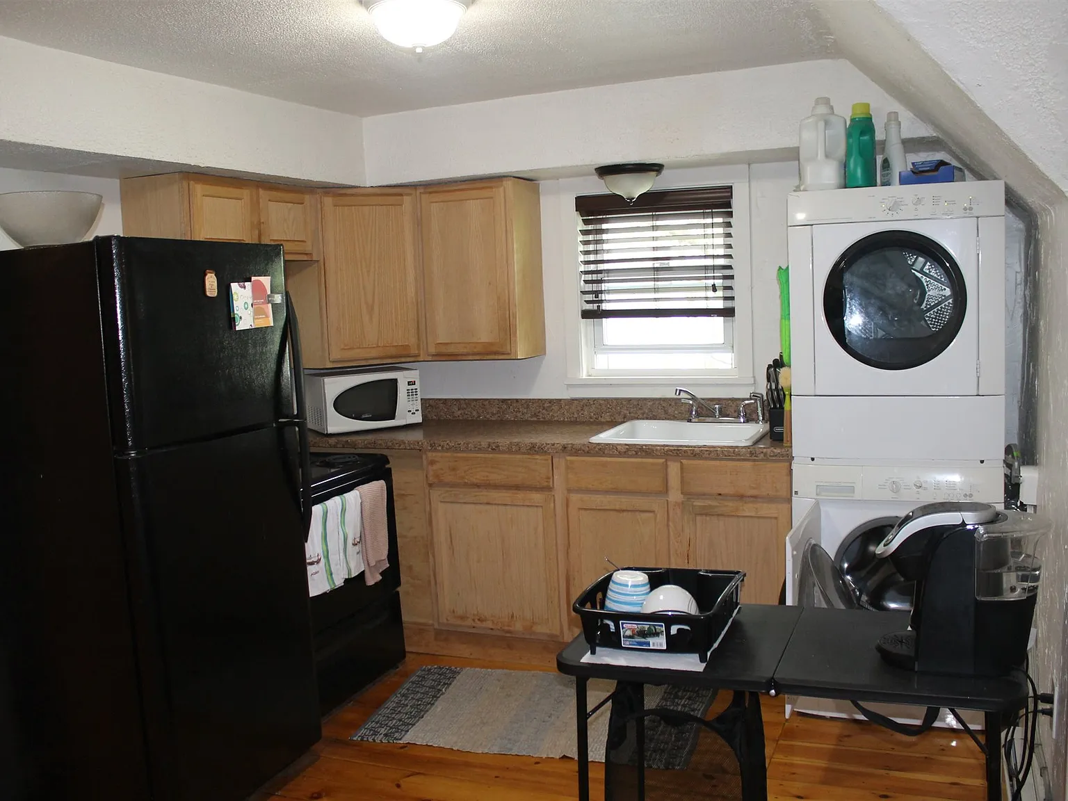 3 bed, 1.0 bath, 1000 sqft, $2,250 — Photo 2