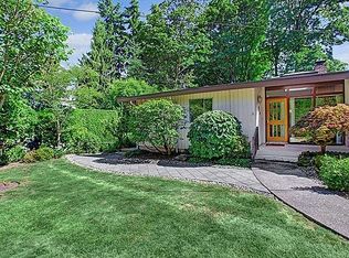 9355 SE 68th St, Mercer Island, WA 98040