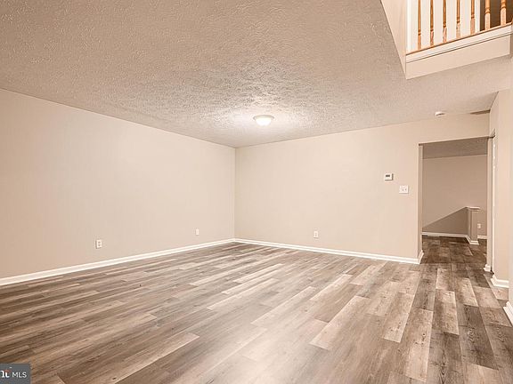 5th image of 467 Manor Rd
