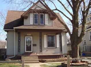 175 Walnut Ave, Galesburg, IL 61401