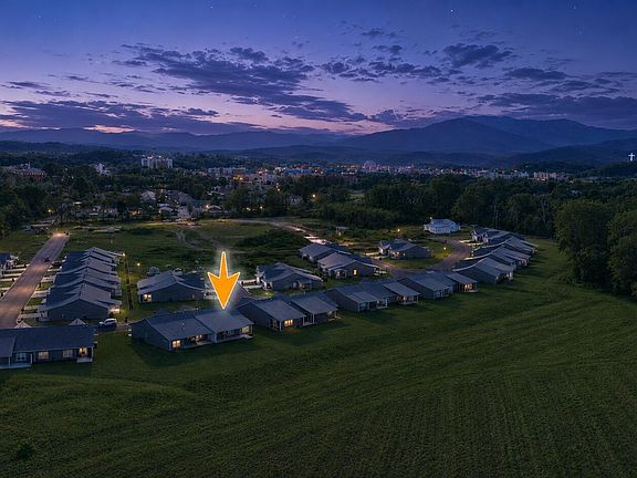 3rd image of 712 Snowflower Cir