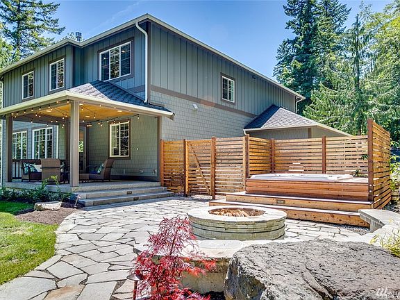 3rd image of 8742 NE Triple Crown Ln