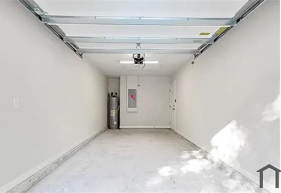 1522 E 28th St — Photo 21