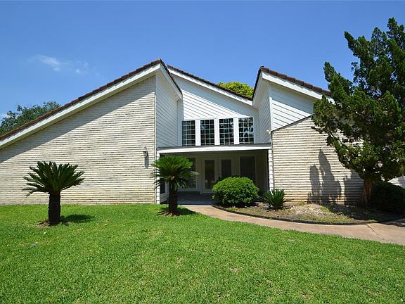 2nd image of 1715 Creekside Dr
