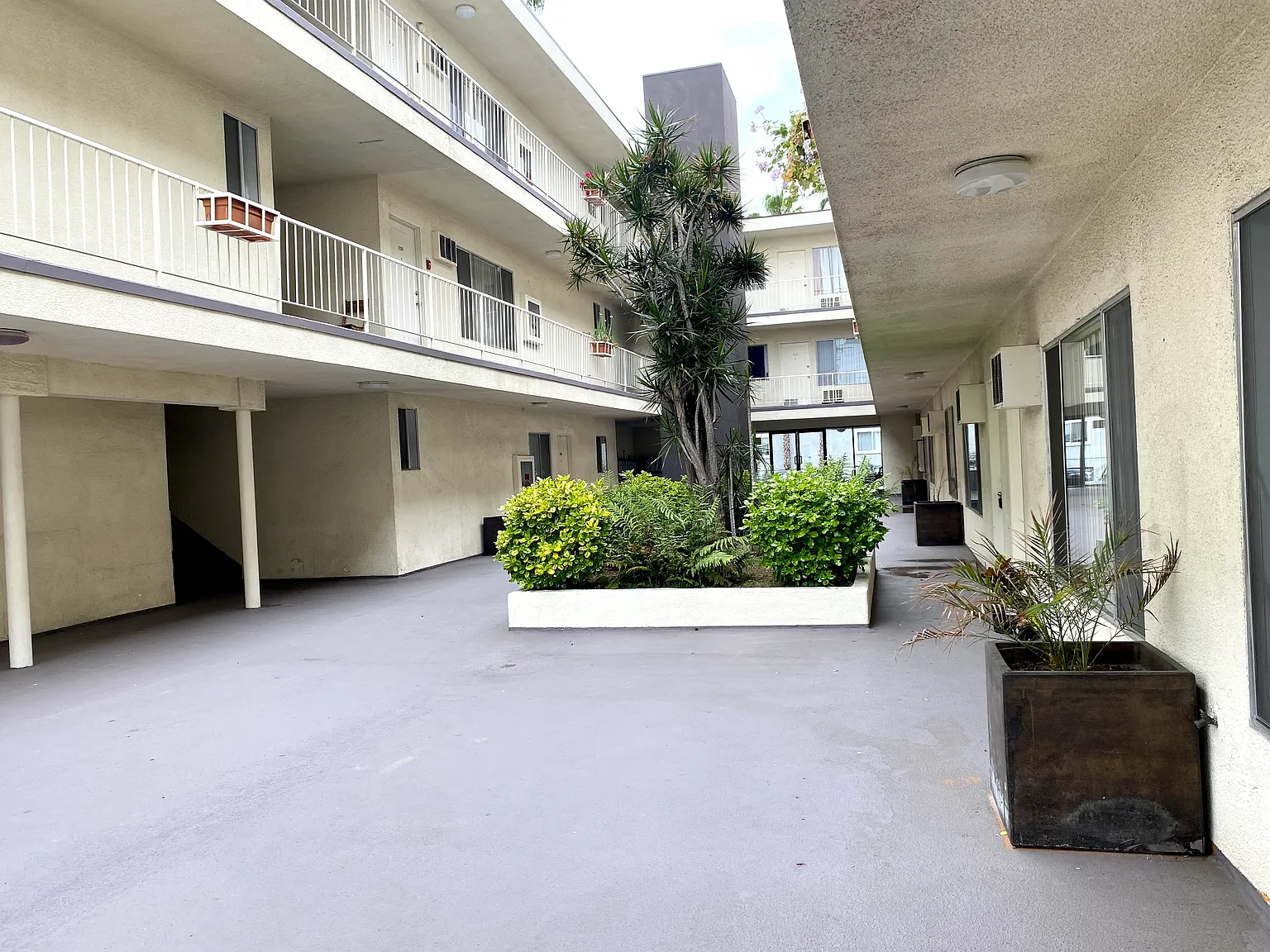 2 bed, $2,245 — Photo 4