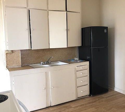 3rd image of 101 Jay St APT C