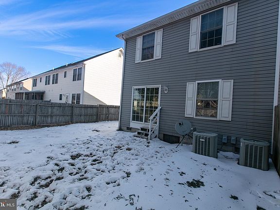 3rd image of 17 Ward St