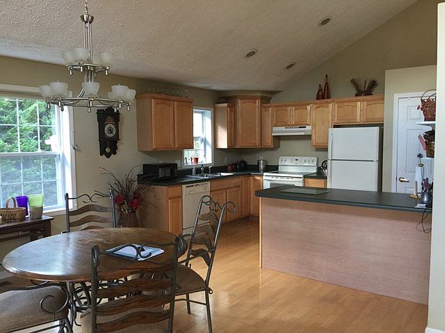 2nd image of 215 Rolling Green Dr