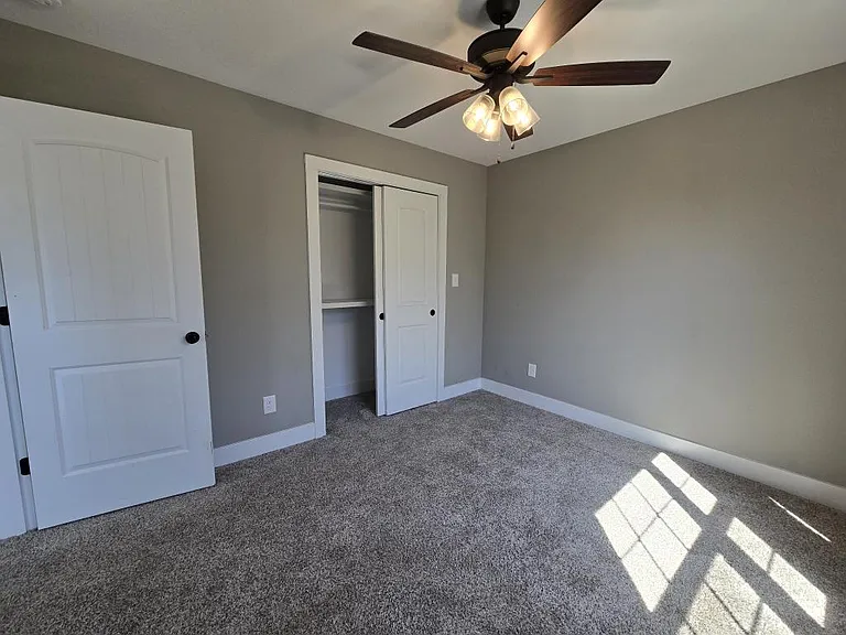 414 Oak St — Photo 17