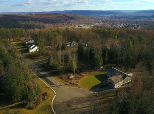 961 Neal Rd, Endicott, NY 13760