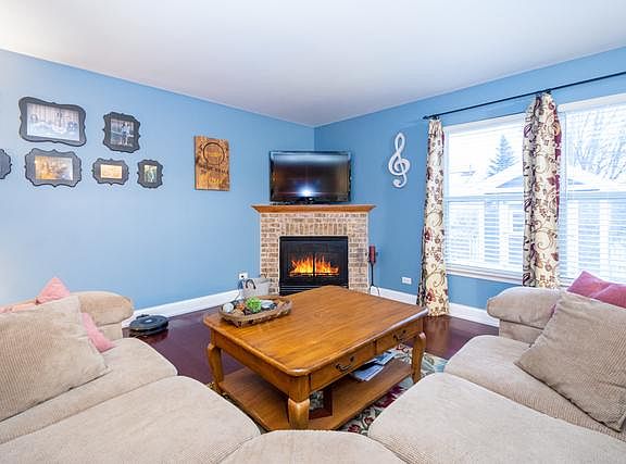 5th image of 675 Turnburry Ln