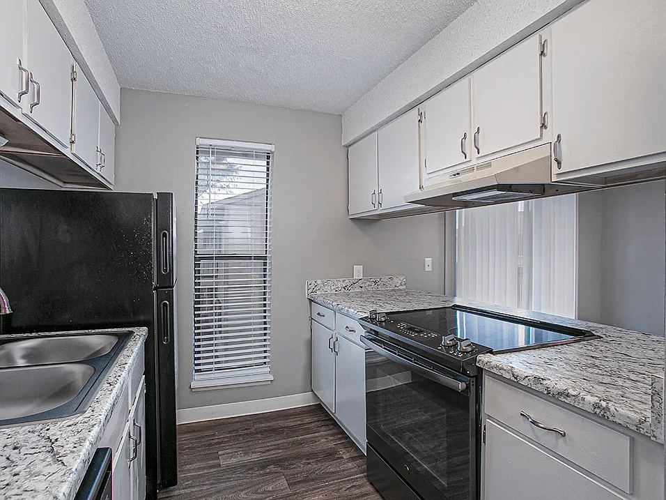 Ponderosa Apartments — Photo 4