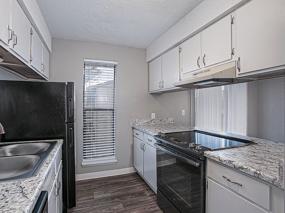 Fully-Equipped Kitchen with Dishwasher