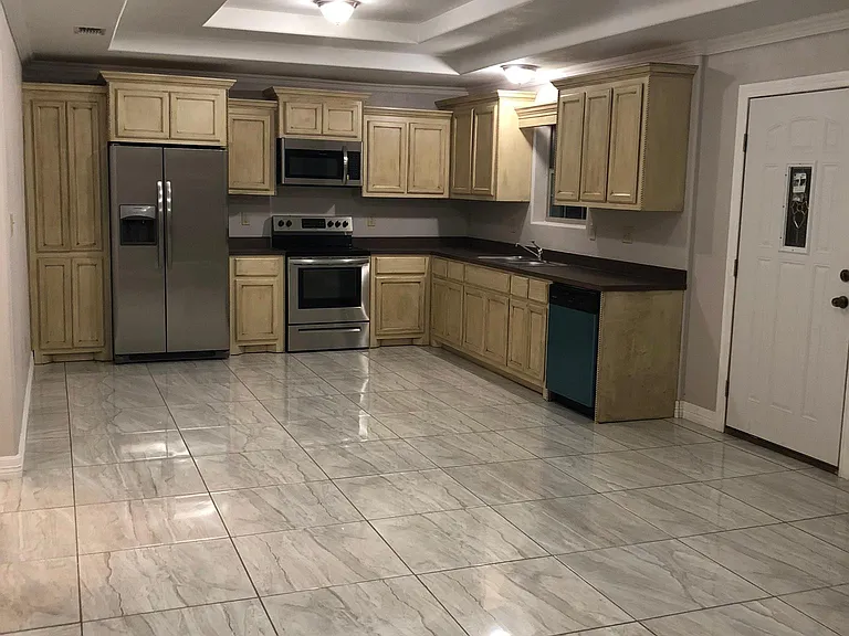 215 Burge Dr #D — Photo 3