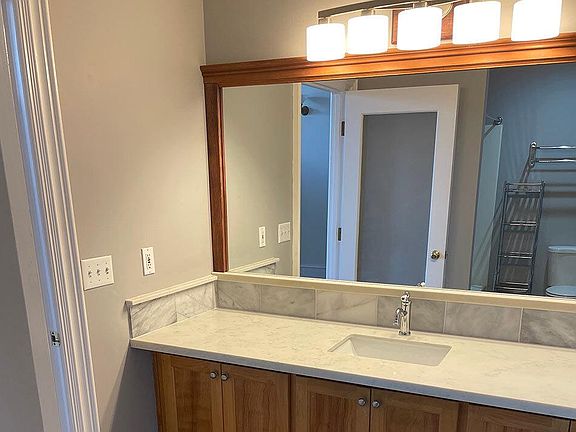 Shower/tub combo in bathroom.