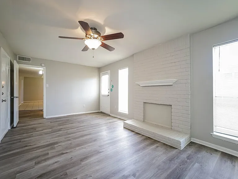 10919 Skybird Dr — Photo 5