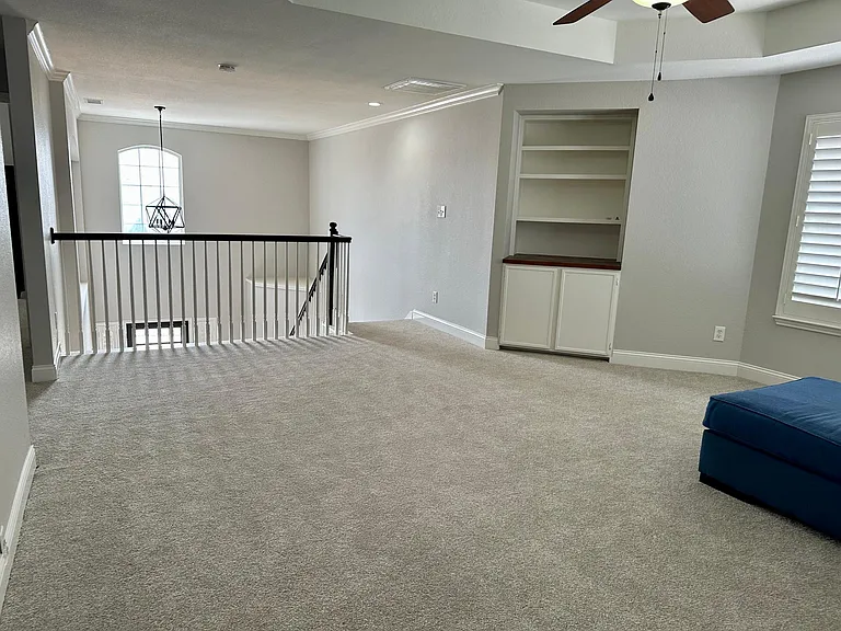 2050 Garden Crest Dr — Photo 17