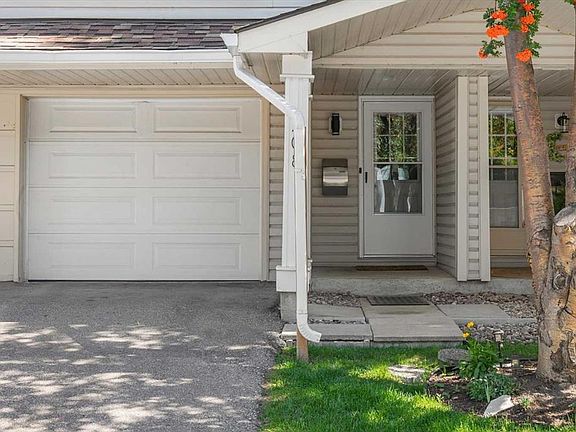 3rd image of 208 W Queenston Hts SE