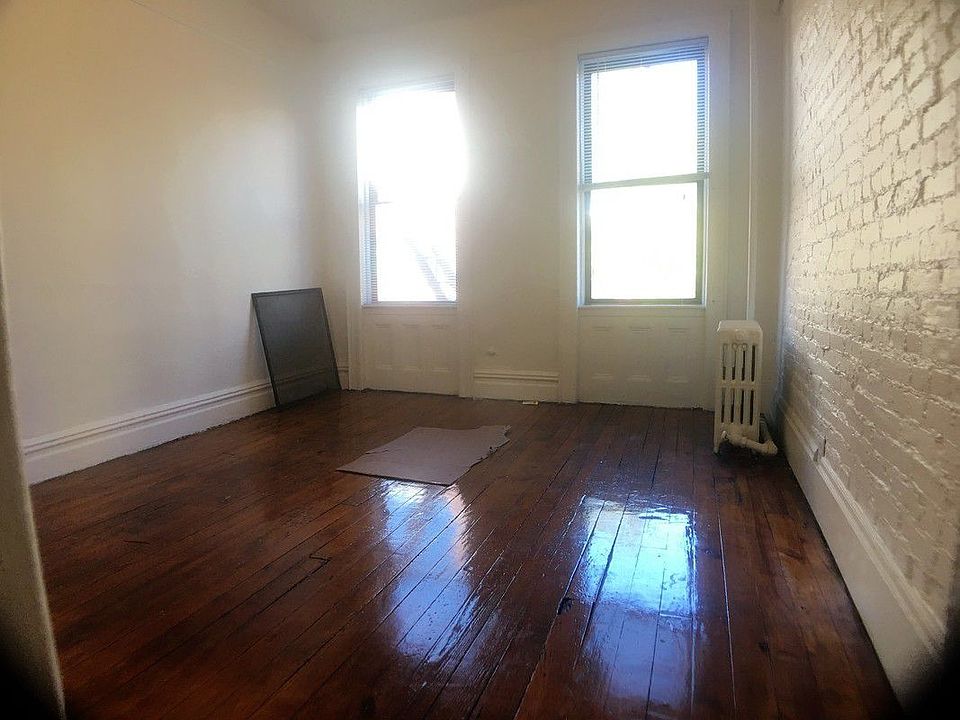 1st image of 440 W 45th St APT 4E