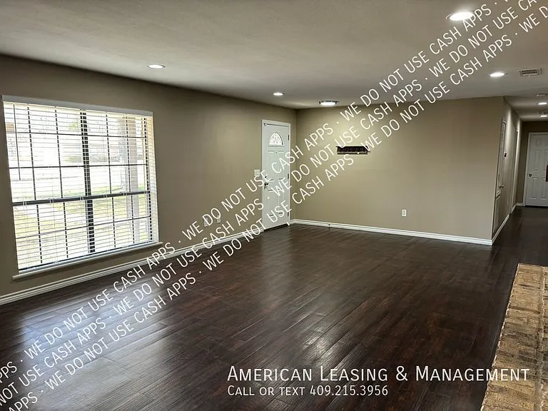 225 Ridgewood St — Photo 2
