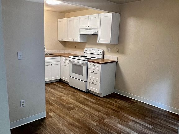 4th image of 2068 E 56th St APT C1