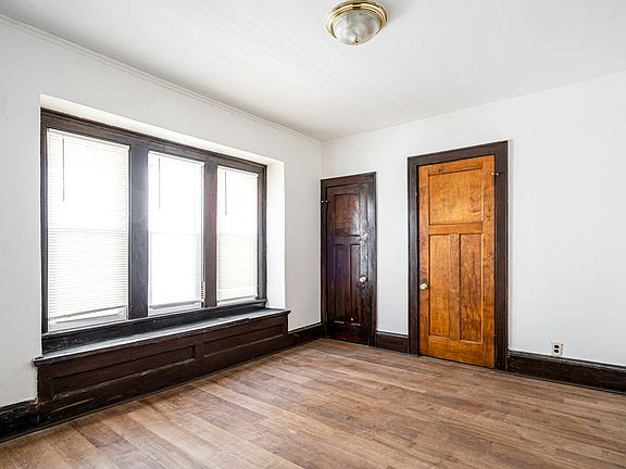 4th image of 2809 N 40th St