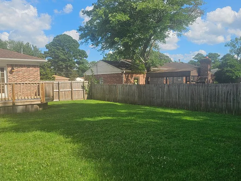 1068 Sharon Dr — Photo 36