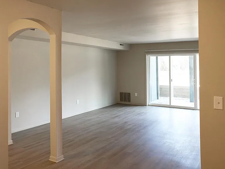 The Uptowne Apartments — Photo 21