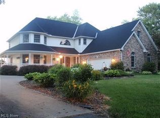 5005 E Lake Rd, Sheffield Lake, OH 44054