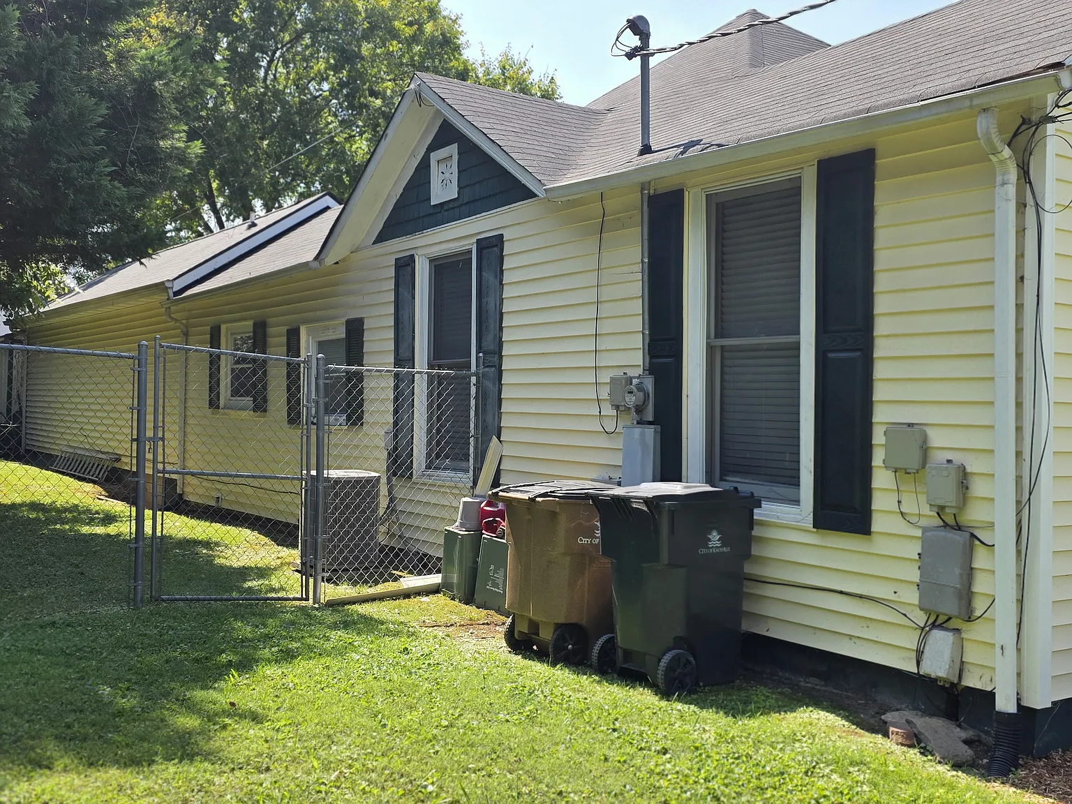 3 bed, 1.5 bath, 1047 sqft, $1,800 — Photo 3