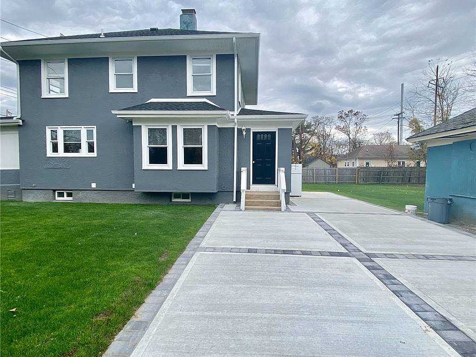1st image of 8 Moffitt Blvd