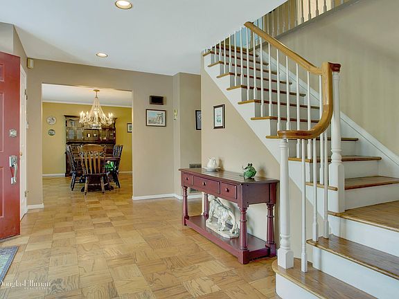 5th image of 62 Karol Pl