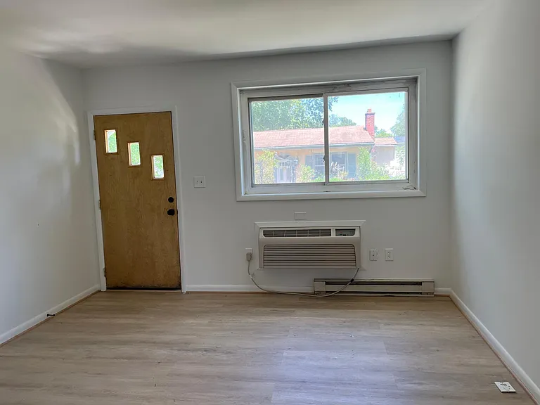 402 President Ln #B — Photo 7