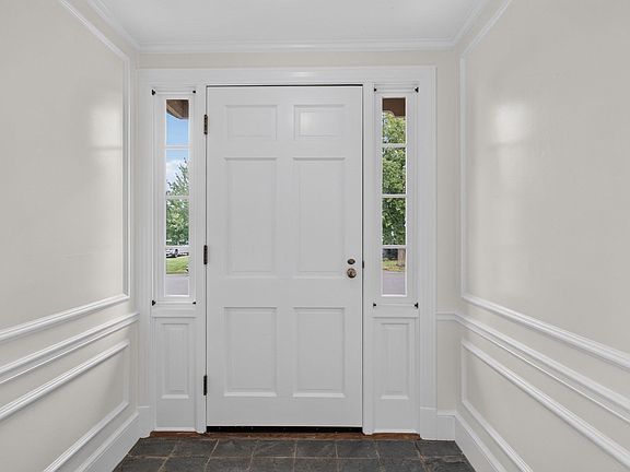 5th image of 33 Lexington Ave