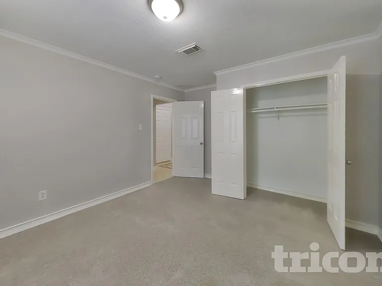 29418 Fox River Dr — Photo 13