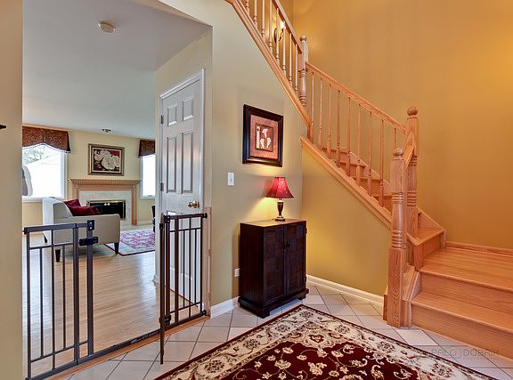 3rd image of 997 N Cove Dr