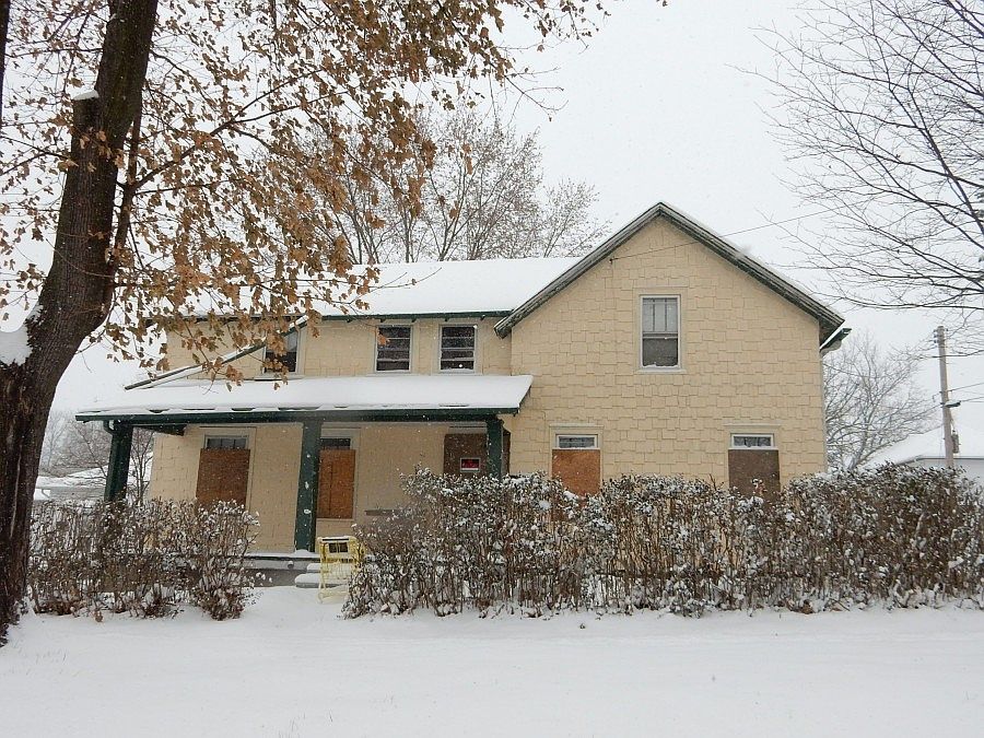 1st image of 602 W Highland Ave
