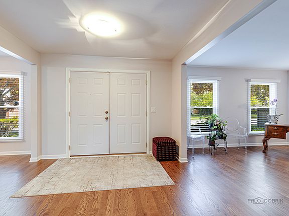 4th image of 216 Willow Ave