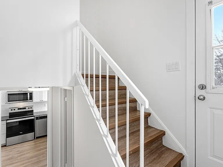 120 Beaverbrook Ln — Photo 8